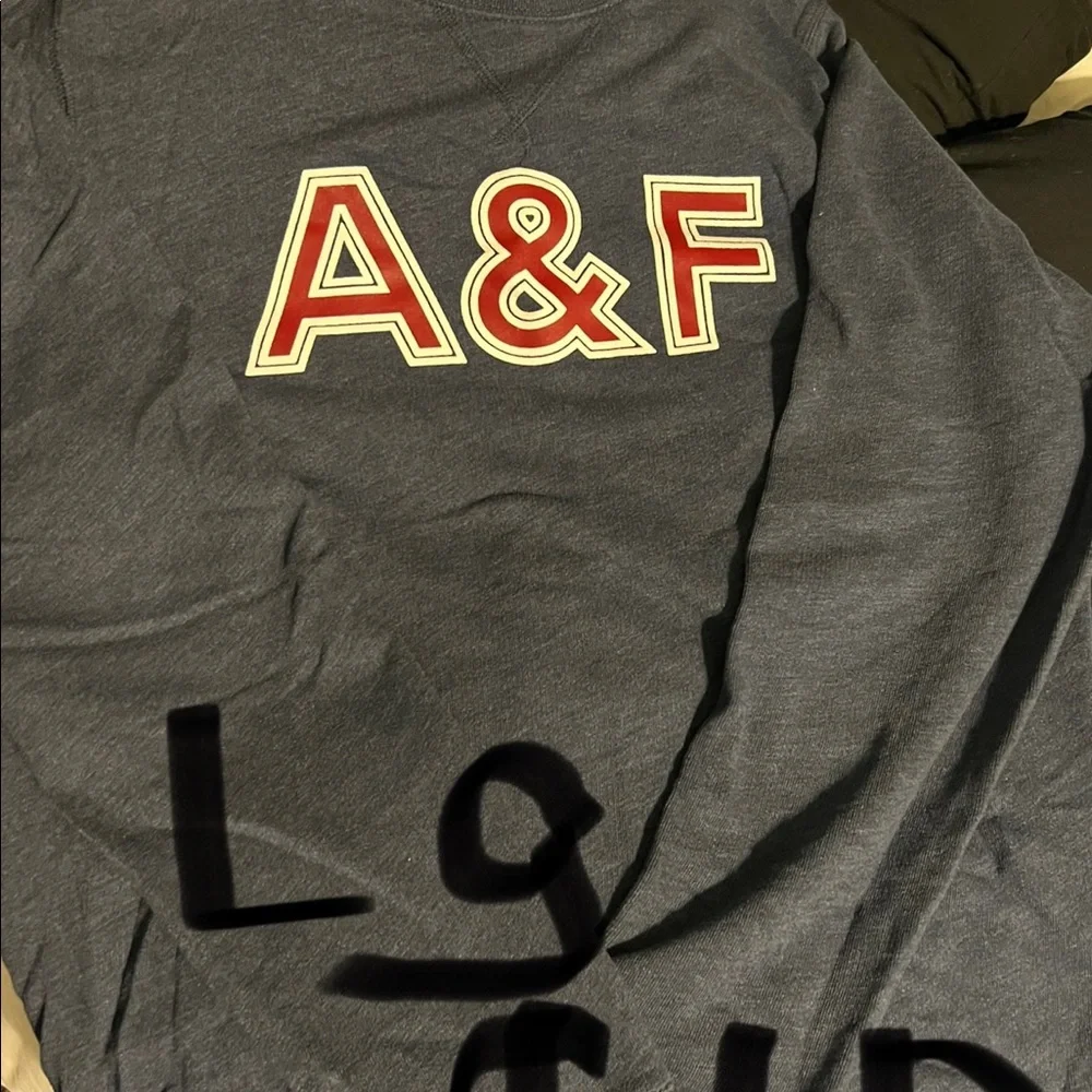 Clothes - Picture 9 of 14